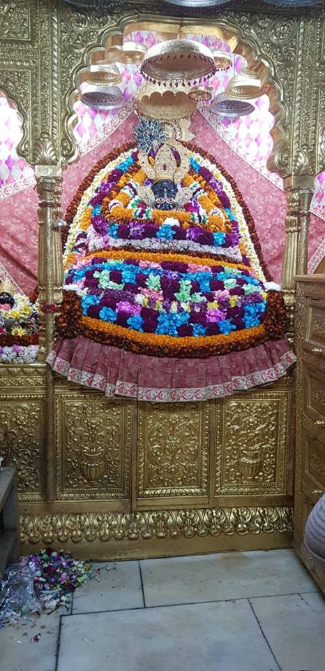 Aaj ke Shringar Aarti Ke Darshan 10-jan-2019